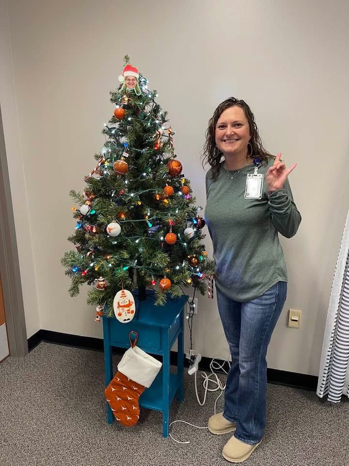ulatoskiJPE's tweet photo. This sweet class knows me so well! Surprised me this morning with a Longhorn tree for my office 🧡🤘🏻 And the teacher as the tree topper - amazing! Hook ‘em holidays! #jpepride https://t.co/LwEvYZ3krV