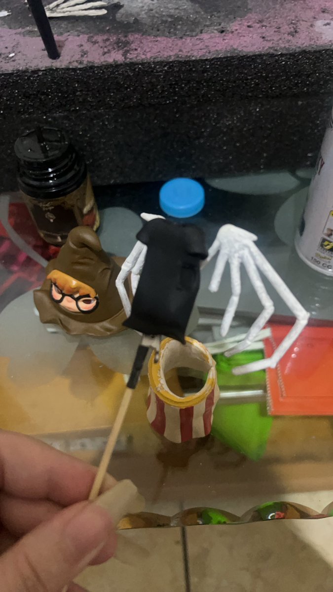 Customhere tweet media