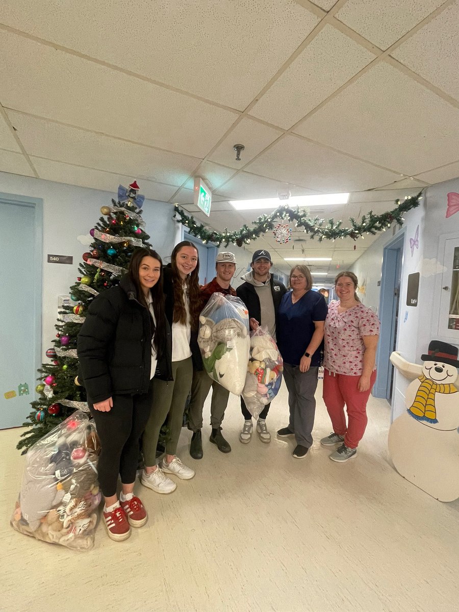 UPEIPanthers's tweet photo. We took a page out of Santa's🎅 book and delivered the teddies🧸 and toys that YOU donated last week for the Queen Elizabeth Hospital’s pediatric department and Ocean 100's Toys for Tots program!

Thank you again for your kindness and generosity!👏

#SeasonOfGiving https://t.co/nbnZOKQz3F
