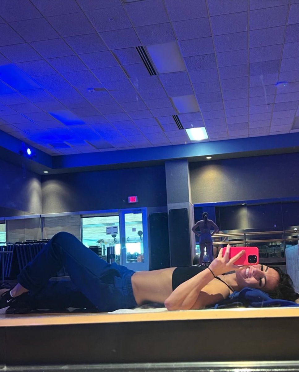 ᅠ
ᅠ
❝ Amor Tumbado. Always gonna be in the back of her head. . . ❞
ᅠ
ᅠ