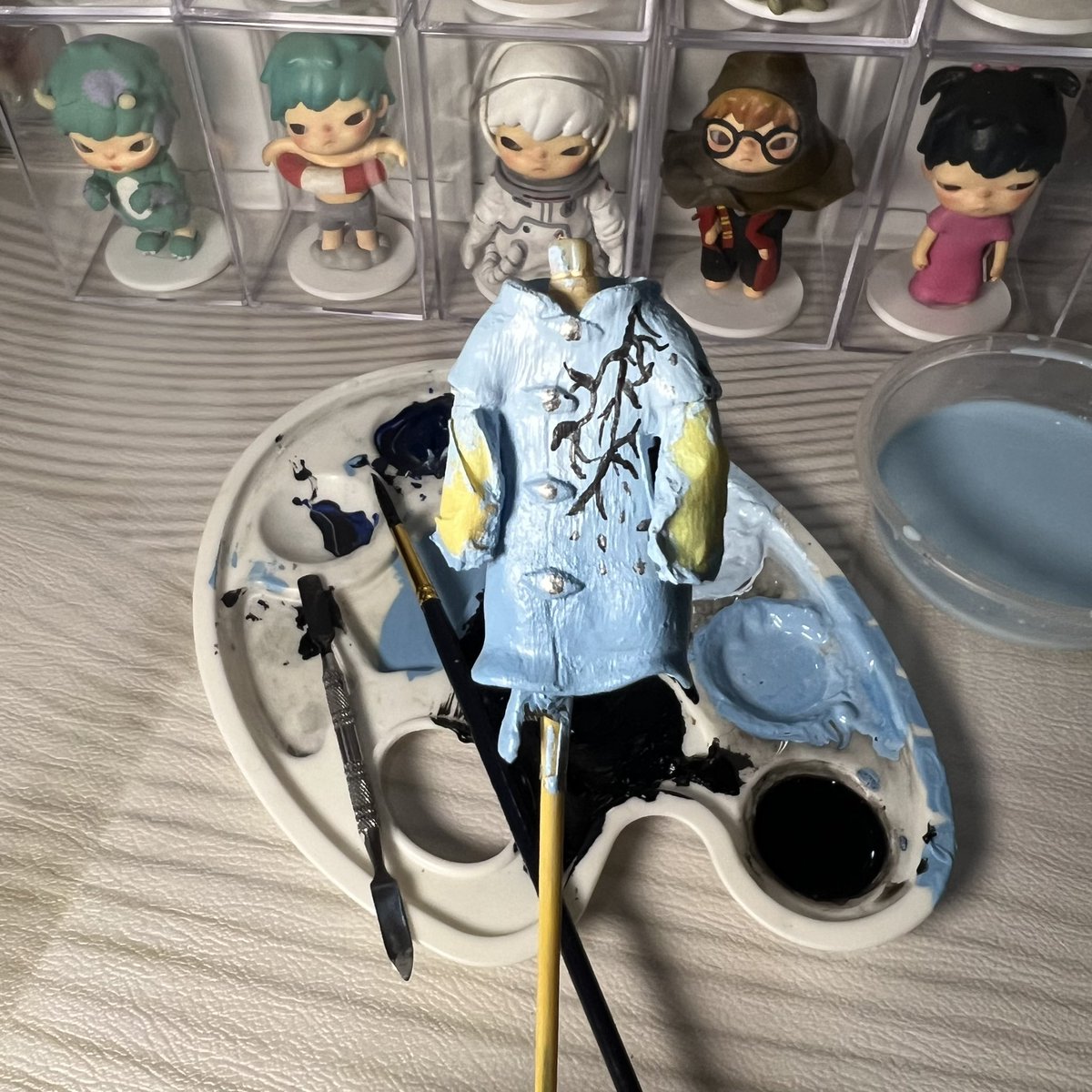 Customhere tweet media