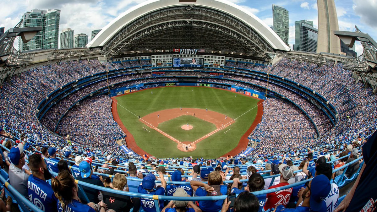 SHREKRAP's tweet photo. KENDRICK JUST ADDED A 2ND TORONTO SHOW DUE TO THE INSANE SALES

MIND YOU, THIS IS WHERE HE IS PERFORMING https://t.co/4wsLZzjKWw
