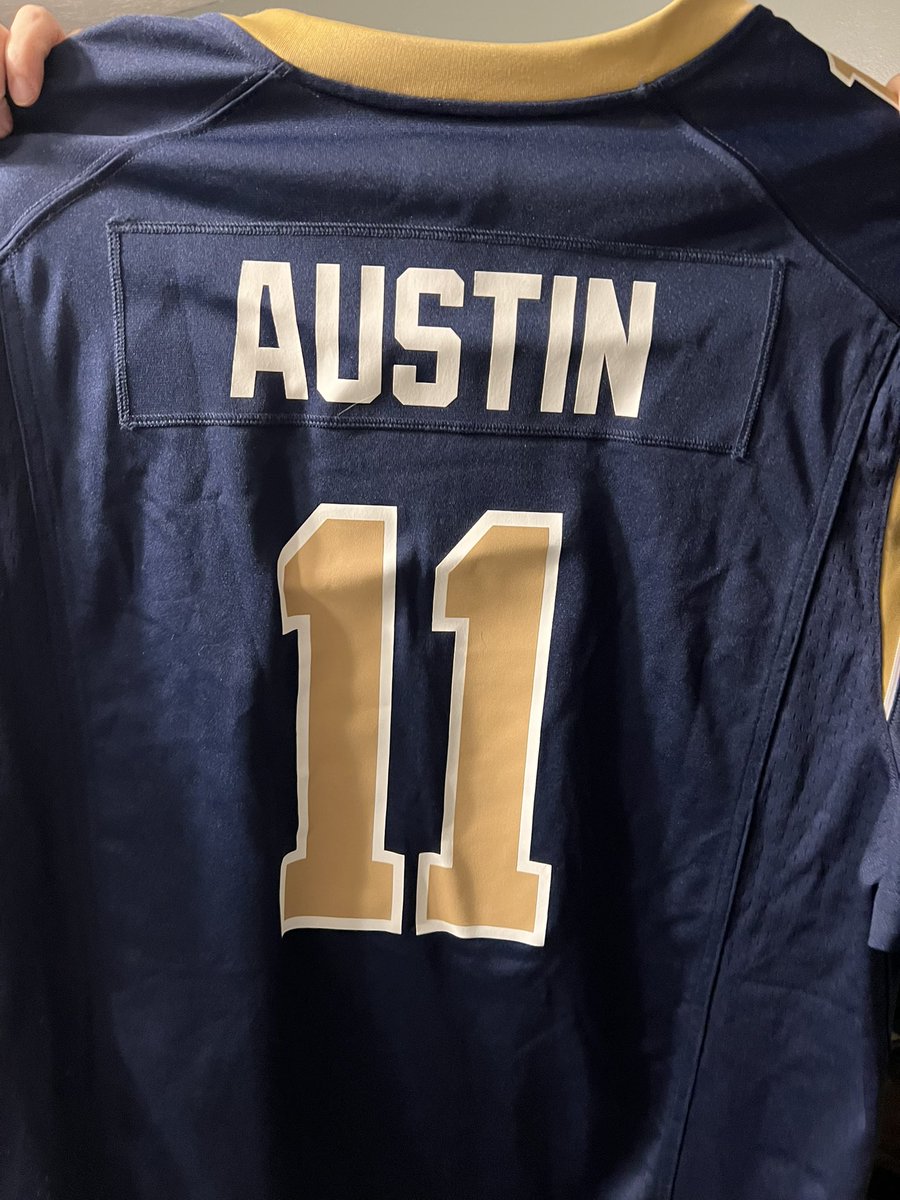 CamEleanorWV's tweet photo. The only thing my boy wanted for Christmas this year was a Rams @Tayaustin01 jersey. It came in the mail today and it’s going to be hard to not give it to him early! #WVU #LetsGoMountaineers https://t.co/KomgA0o46d