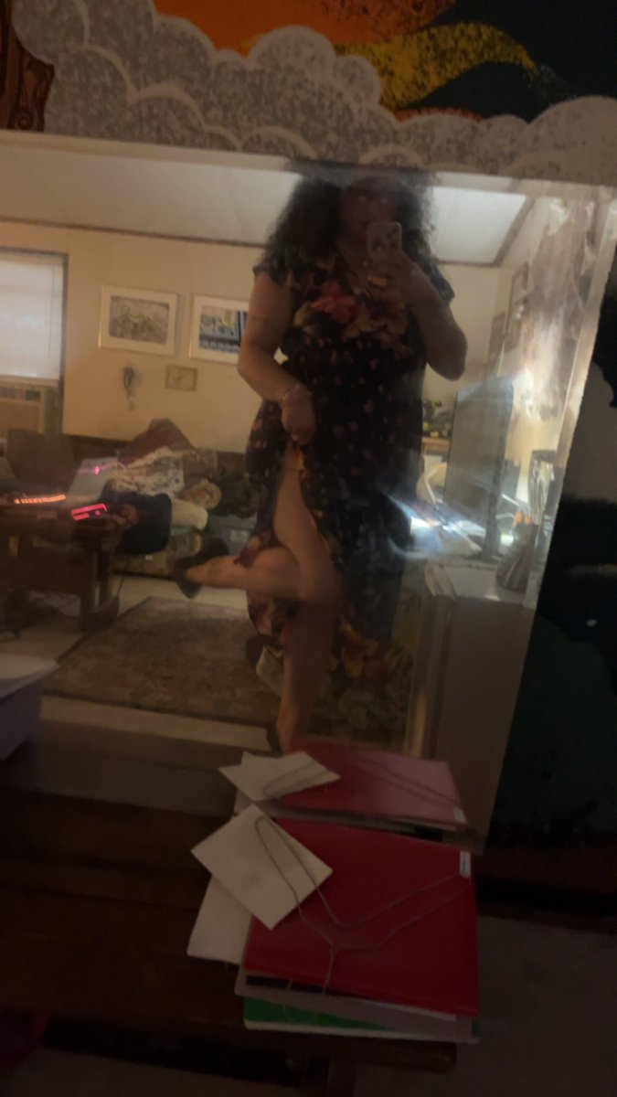 BenefieldMadi's tweet photo. Where are my heel guys?? #nsfwtwtًً #heels #mommy #domme #femdomme #nsfwtwtً https://t.co/tibp4paEPD
