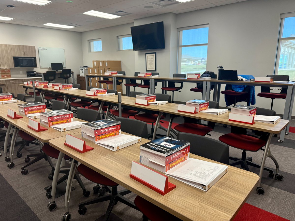FishersFireDept's tweet image. 🚒 Excitement is building as we welcome Recruit Class #38 on Monday! Our team is ready to guide them on their journey to becoming Fishers Firefighters. Stay tuned for updates and highlights from their six months of training. #FishersFire #RecruitClass38 #FutureFirefighters