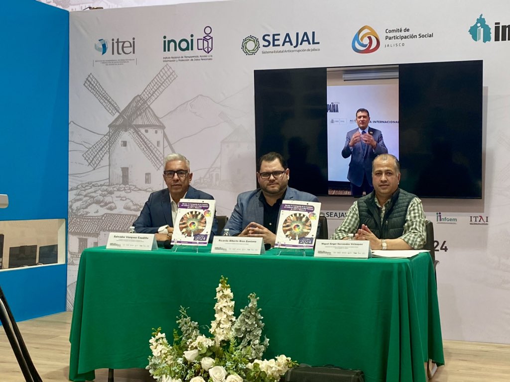cpsseajal's tweet photo. 🔴#EnVivo | 📑Presentación editorial. Revista #VersusCorrupción de la @ComisionCpc.

👥@RRiosZenteno, @MagdaVeroRdz, @AdrianAlcala75, @Salvador_CPCAGS, Miguel Hernández.

#FILGDL2024
#PabellónDeLaTransparencia

📽️ https://t.co/KF2oiBSw45 https://t.co/PWnOtJcvYC