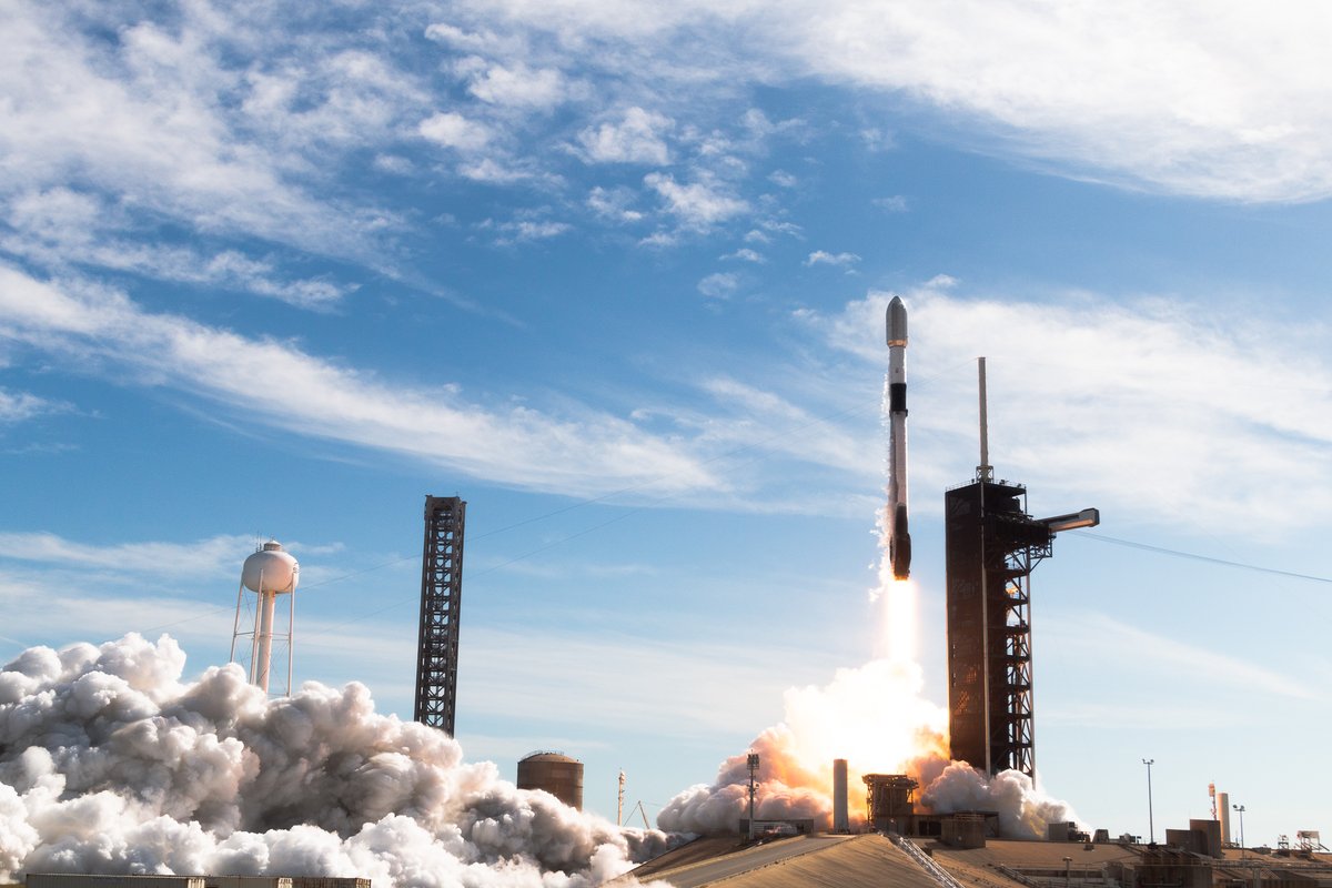Falcon 9 launches the @SiriusXM SXM-9 mission to orbit from Florida