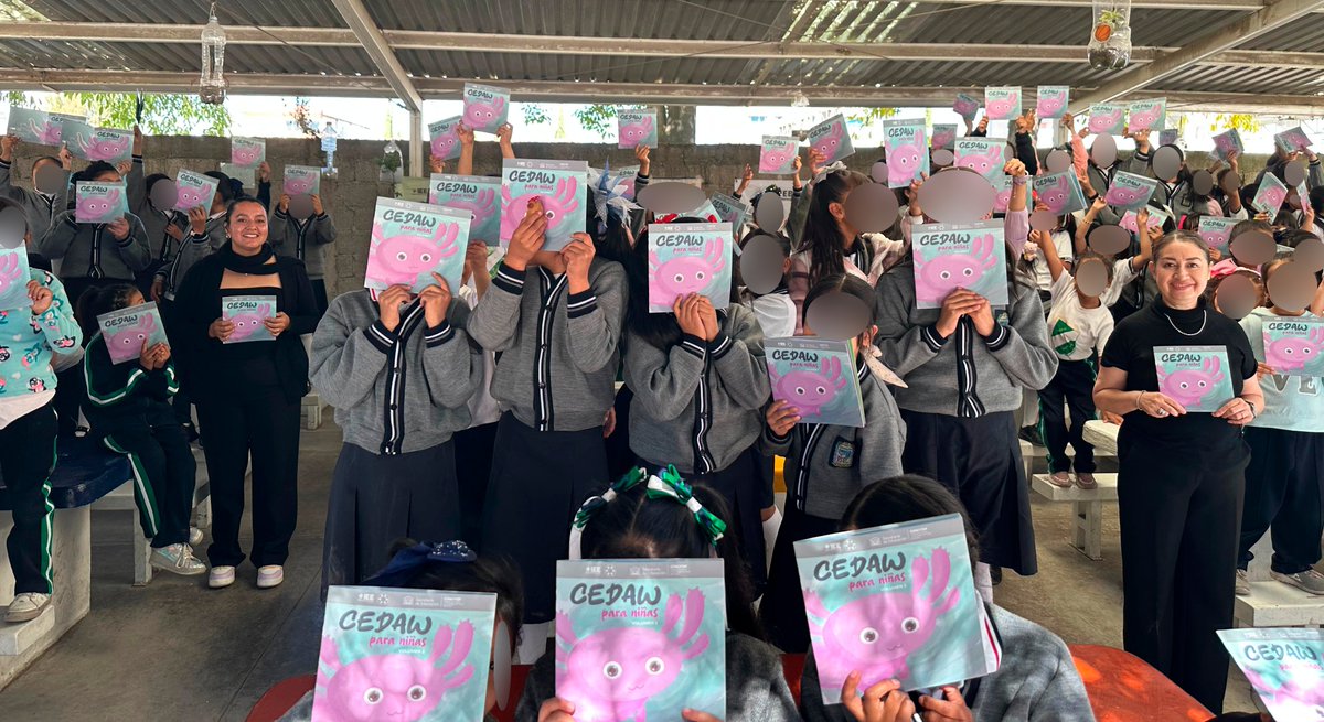 La Consejera Electoral <a href="/SofiaMGorbea/">Sofia M  Gorbea</a> y personal #IEEPuebla, acudieron a escuelas de  Tecamachalco y Tepeaca, en dónde se hizo entrega del cuadernillo CEDAW para niñas Vol.2 y se difundieron los derechos de las niñas.