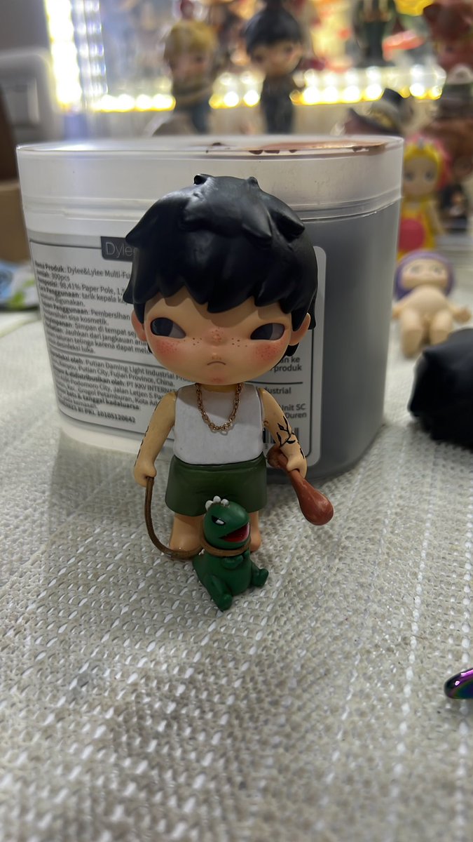 Customhere tweet media