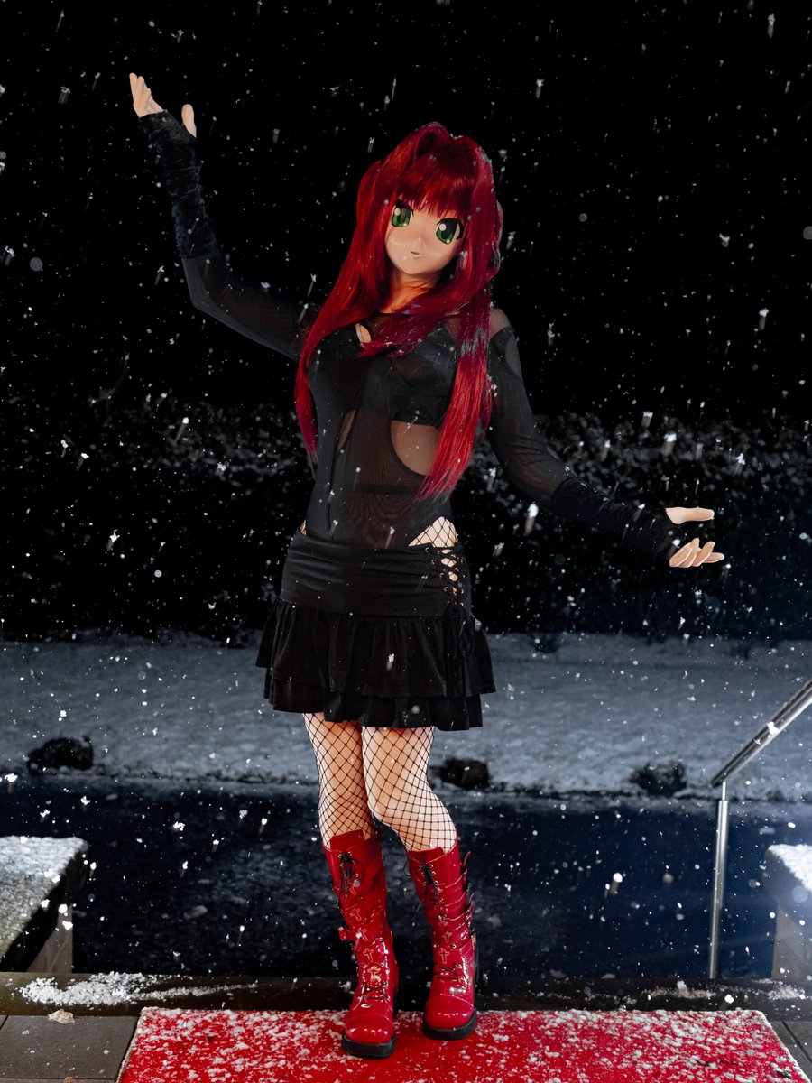 Catching snowflakes ❄️
📸: <a href="/PrinzH_kig/">Prinz ⚓️</a>