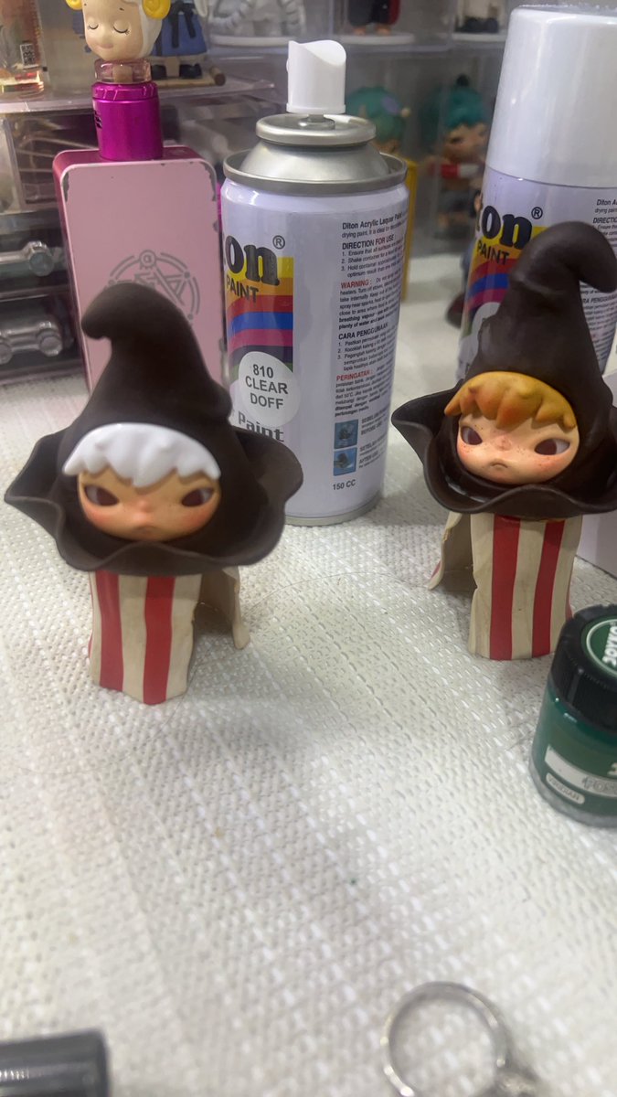 Customhere tweet media