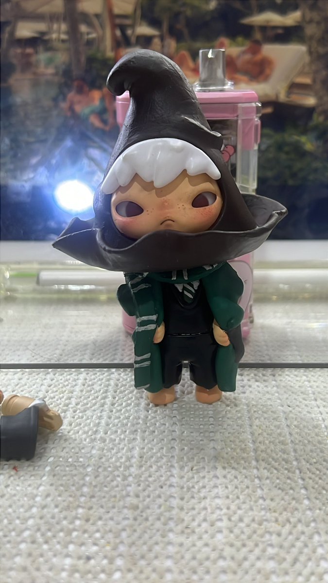 Customhere tweet media