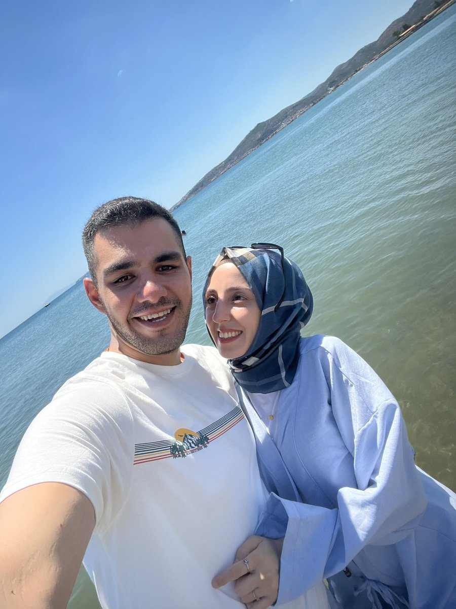 Sen ömrümün şenliği, dünyamın tebessümüsün. 🤍