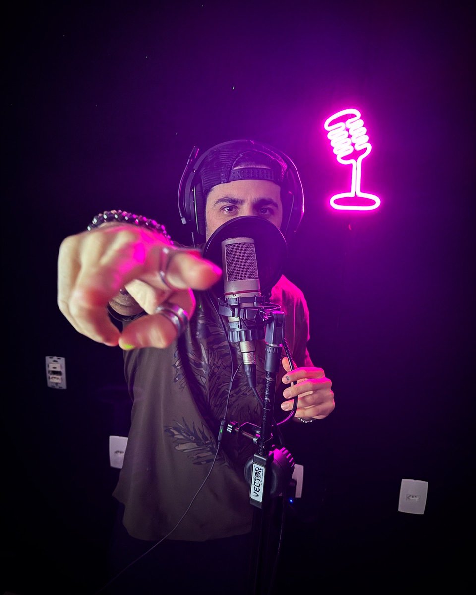 KaysarDadour's tweet image. A meta é que o meu som seja conhecido mundialmente 💪🎤🎵. Eu ouvi “AMÉM “?
.
.
#melhordianomundo #cantar #singer #dream #foco #viral #sonhador #brasil #mundo #اكسبلور #انستقرام