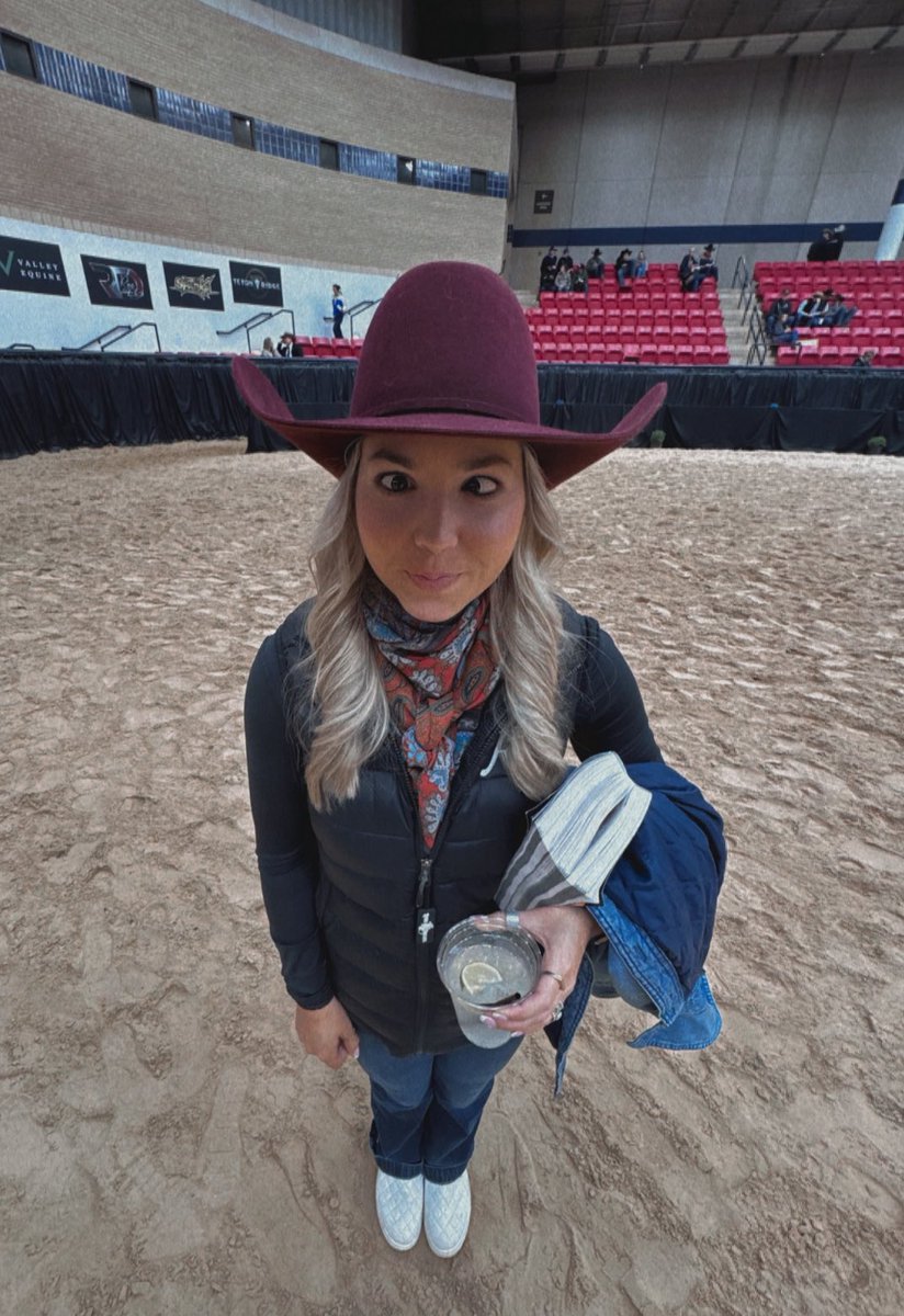 allye_june's tweet photo. Futurity Sale things https://t.co/4USSfxhWqd