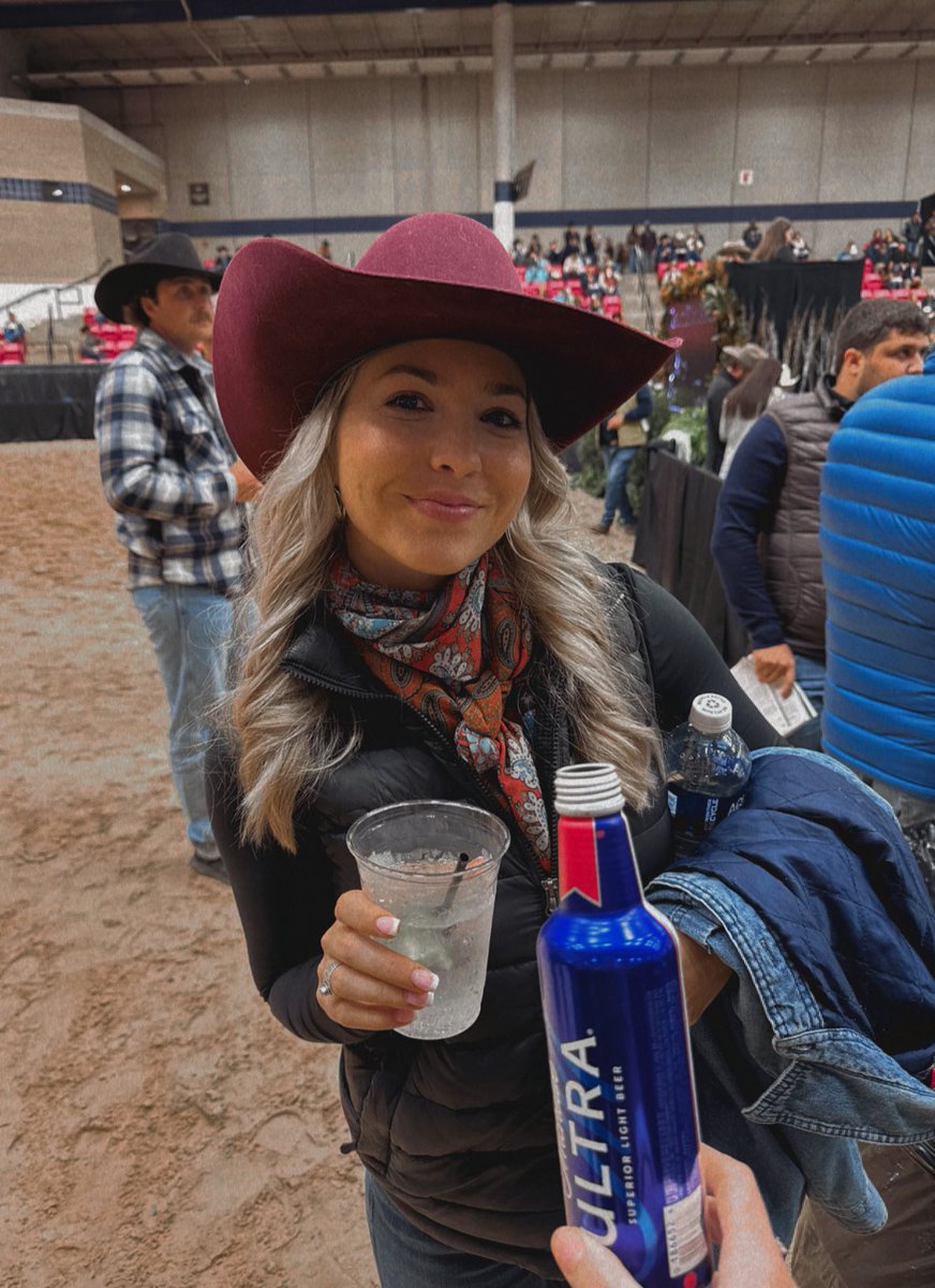 allye_june's tweet photo. Futurity Sale things https://t.co/4USSfxhWqd