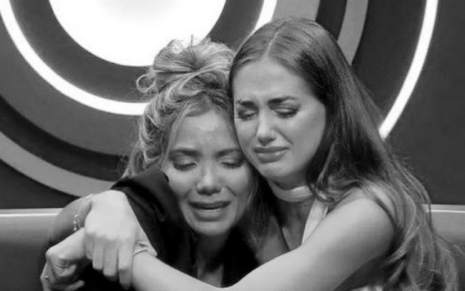 Gran Hermano murió el día que se fue Mercedes Milá. 

Este formato no tendría que haber vuelto. Sois expertos en cargaros todo lo que tocáis.

Son mis ganadoras por y para siempre🍓💖

#TONGAZO #GHGala14