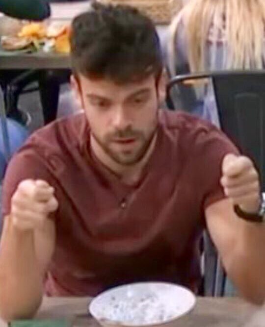 brujaperiwinkle's tweet photo. VIBRA IS OUT

"dime que tengo que hacer para pedirte la mano"

jorge: https://t.co/7ZFQWN6W7s