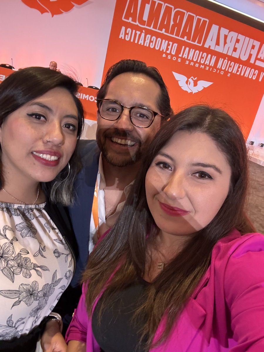 maf_10's tweet photo. V Convención Nacional Democrática 🧡 @MovCiudadanoMX #FuerzaNaranja 🍊  @samuel_garcias  @paolongoria https://t.co/B0r3HGYncQ