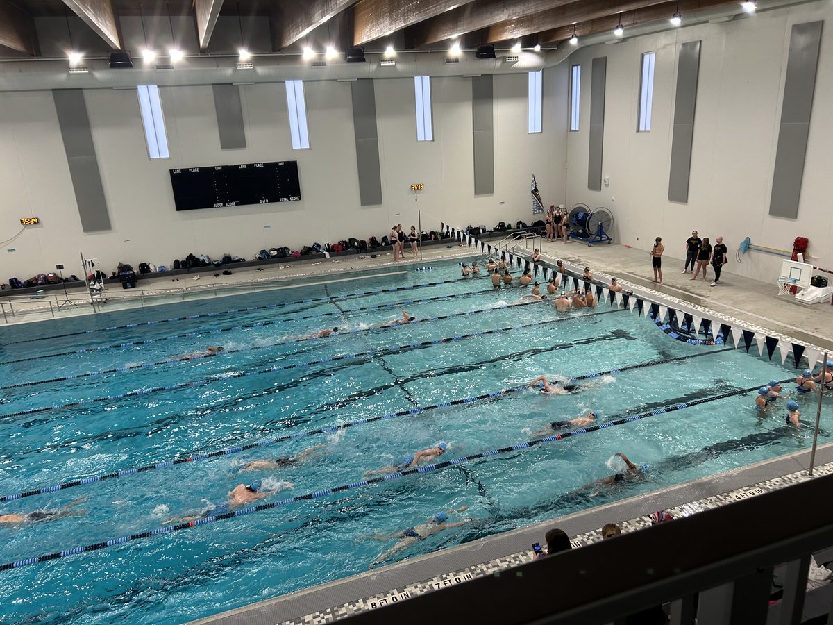 LSBGrizzlies's tweet photo. The swimming Grizzlies are off and swimming for the year! #GoGrizz https://t.co/u9fHiw1J0B