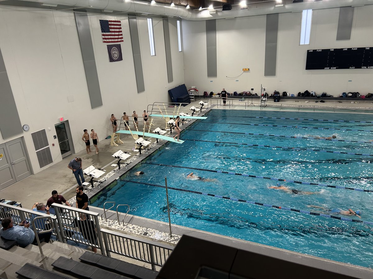 LSBGrizzlies's tweet photo. The swimming Grizzlies are off and swimming for the year! #GoGrizz https://t.co/u9fHiw1J0B