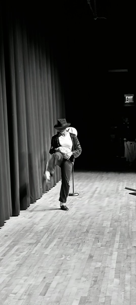 mosesharper's tweet photo. My tribute to MJ AND #JordanNeely May they both be in a better place. #JusticeforJordanNeely https://t.co/3aDznuslHb