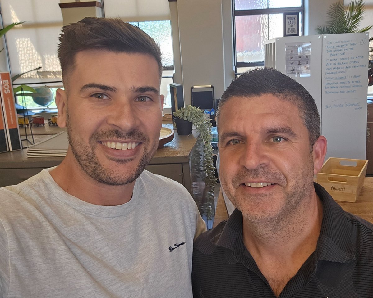 Steven_EOS's tweet image. Not long ago I dropped in to collaborate with Colin in his beautiful session room.
What an amazing space he has, truly unique.
One of a kind, like the man himself!

#EOSworldwide #clarifysimplifyachieve