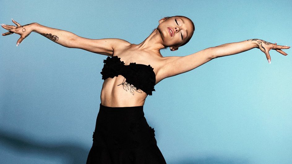 glindaupland's tweet photo. What do you hope Ariana Grande’s next acting role is? https://t.co/LzKvtRPGpu
