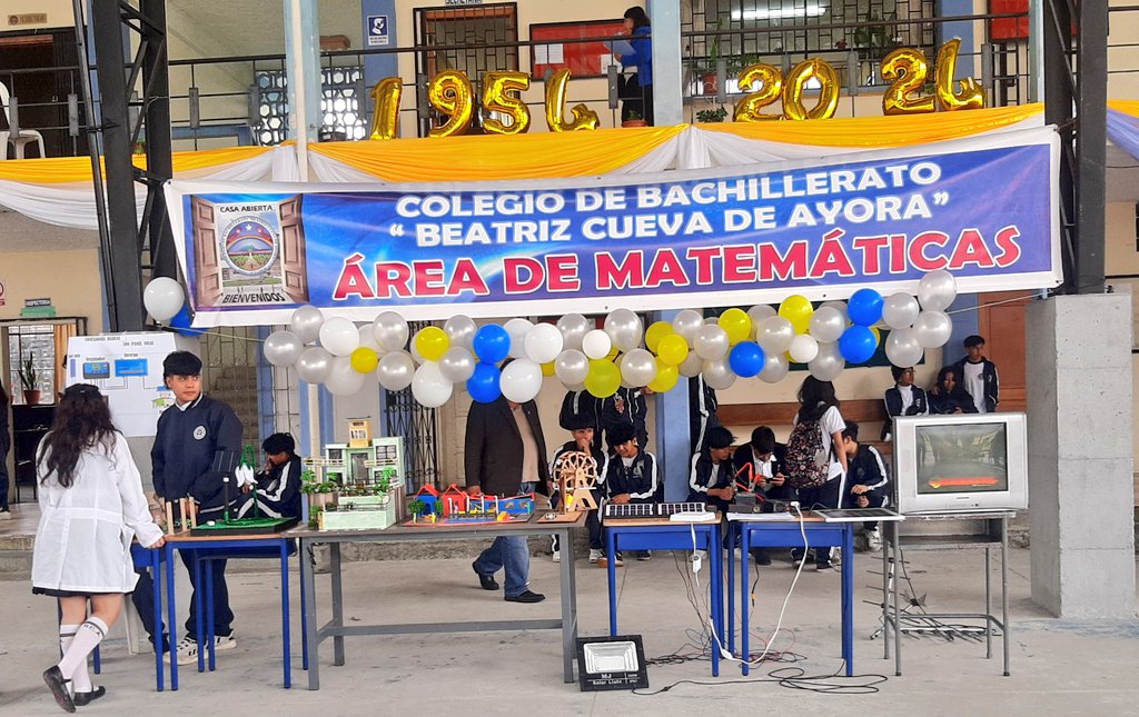 angie_bca's tweet photo. Conmemoramos con orgullo los 70 años de vida del Colegio"Beatriz Cueva de Ayora", un gran triunfo que refleja el compromiso de la comunidad educativa y la fomentación del desarrollo de saberes,valores y talentos ¡Feliz aniversario!
#SomosBeatriz #70bca #fiestasbca #loja #rrubis https://t.co/HwfOe9eZiW
