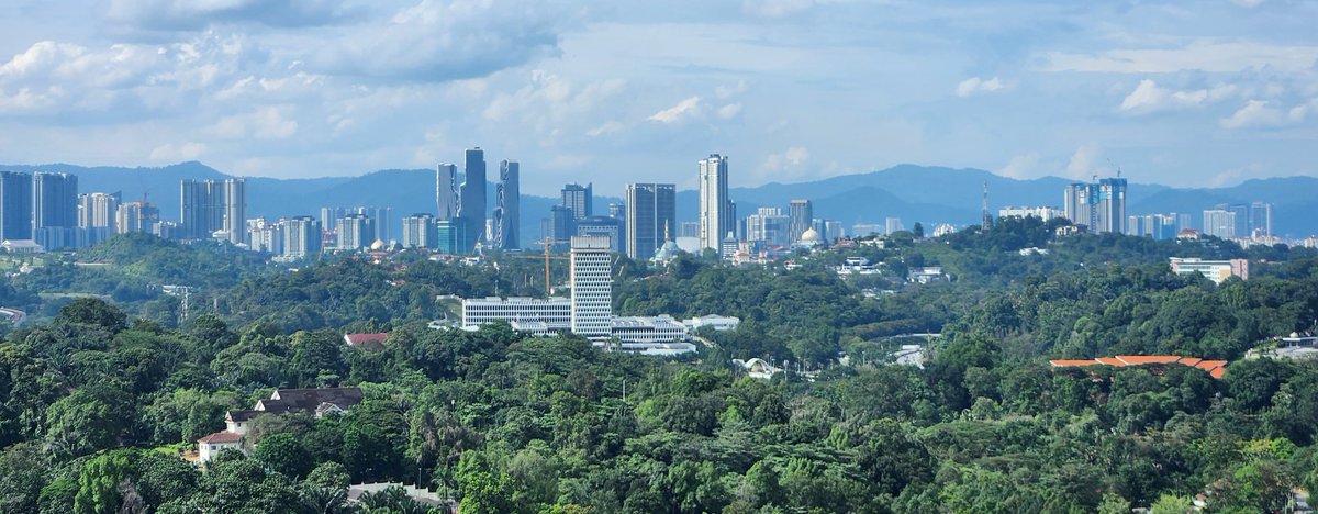 First trip abroad since my little bambino was born and although I am on the other side of the world, I slept like a baby 🤣 Although I miss my family, it's good to be doing what I love again! Good morning beautiful Malaysia 🇲🇾