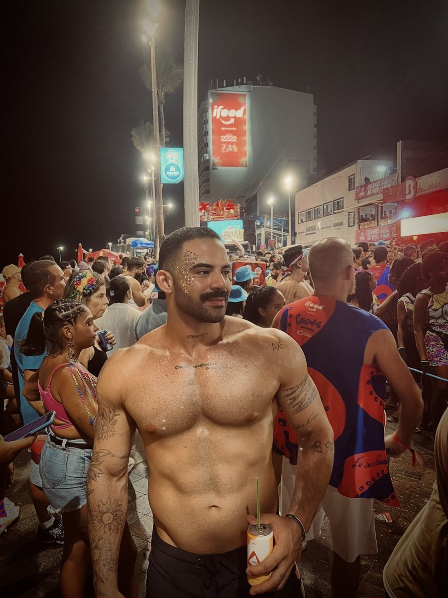 Só p dizer q faltam 89 dias pro carnaval ✨