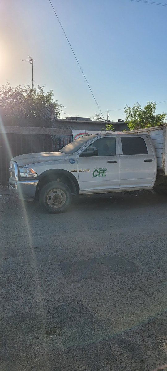 79motorcycles's tweet photo. @CFEmx no les falta un vehiculo en su flotilla? Lleva 1 mes mal estacionado y deteriorandose https://t.co/rcvXkBqpZq