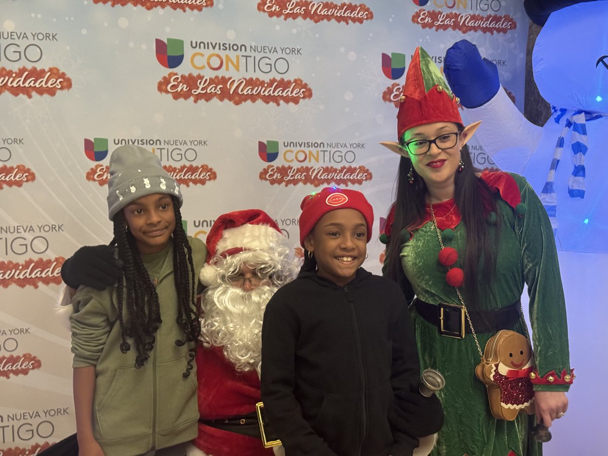 Toy giveaway in the Bronx run by our NY/NJ locals and TWU member volunteers.
“Transport Workers live in the communities we serve and are thrilled to spread Christmas happiness.This is an excellent event that puts smiles on childrens’ faces. How awesome is that?”<a href="/TwuSamuelsen/">John Samuelsen</a>