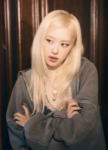 rosé pics tweet media