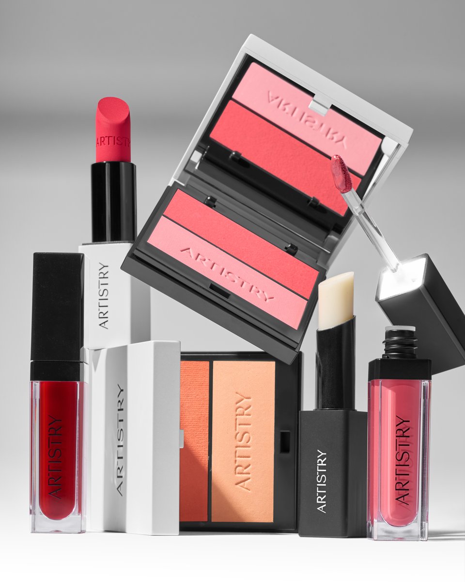 Amway's tweet photo. The Artistry Go Vibrant collection just got brighter with Light Up Liquid Lip and Cream &amp; Powder Blush ✨ 

1️⃣ Apply cream blush directly to the center of your lips
2️⃣ Lightly blend outward with your finger for a blotted, diffused look

#Artistry #Amway #AmwayLife https://t.co/Lxxgag8N8o