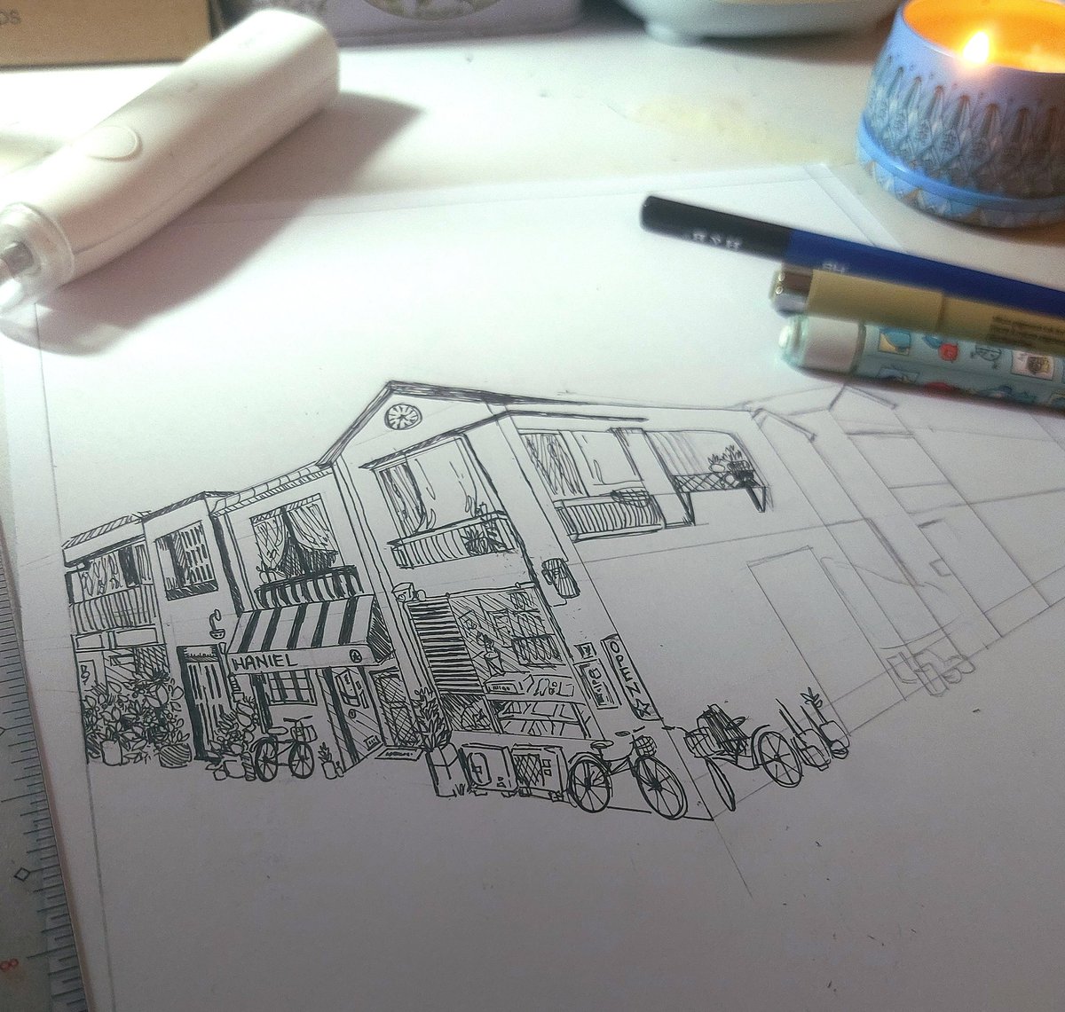 cramming my plates the night before the due date for my major subject, never do this please. 

#art #lifetwt #studytwt
