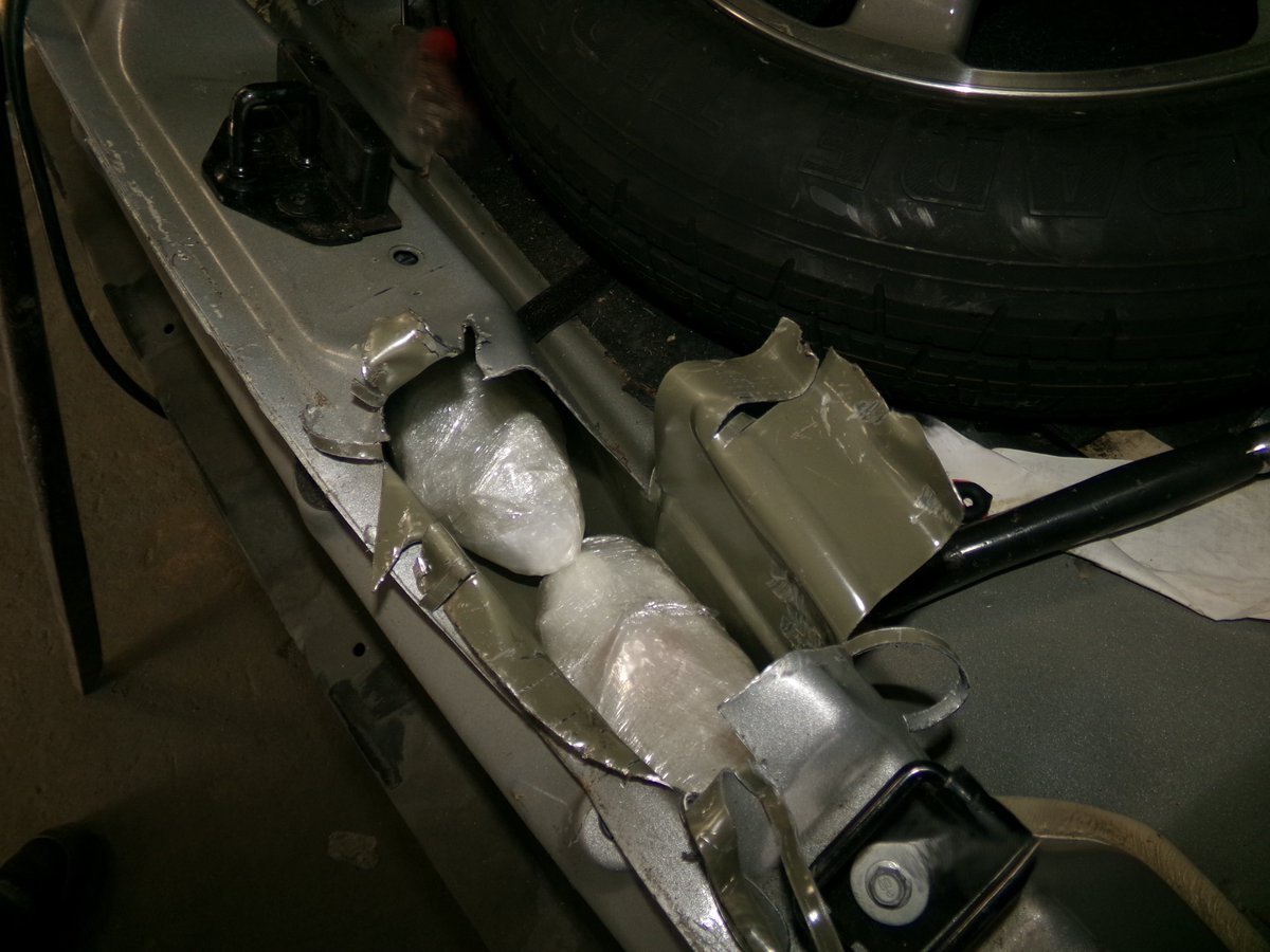 DFOSanDiegoCA's tweet photo. November's out 👋, December's in👇!
From 11/18 to 12/01, @CBP officers from the #SDFO seized 2,386 lbs. of narcotics with an estimated street value exceeding $10 million dollars. Fantastic work!
Weekly Stats:
Meth▶️1,273 lbs.
Fentanyl▶️457 lbs.
Cocaine▶️643 lbs.
Heroin▶️13 lbs. https://t.co/zuyMKj1m4X