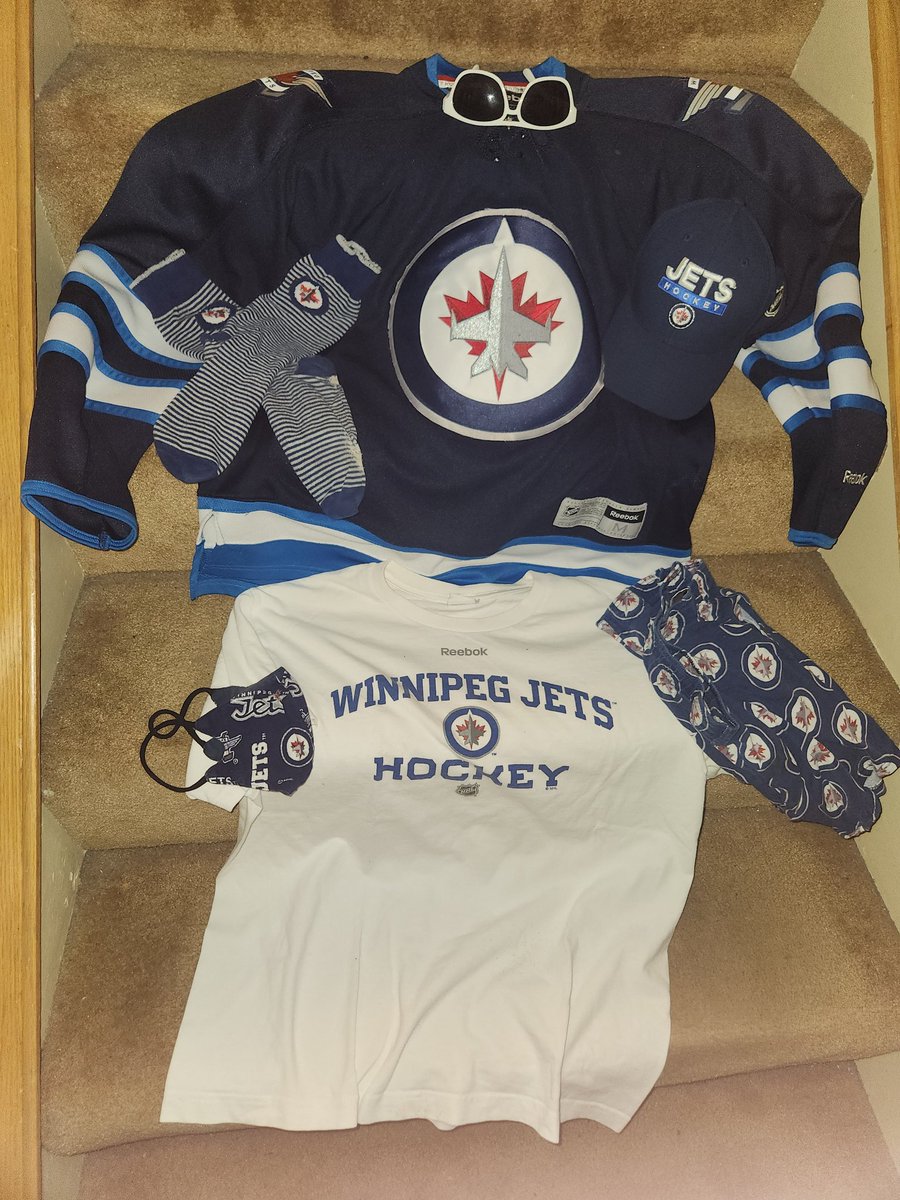 BluGoldWhiteout's tweet photo. #GoJetsGo #LoveThisTeam #TrueNorthHockey #GetBackOnTrack πβοΈπβοΈ https://t.co/73ozRYitbc
