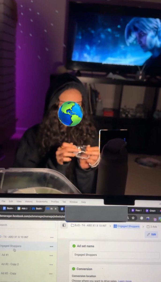 kasramoradi's tweet image. She films UGC.

I run ads.

Simple life