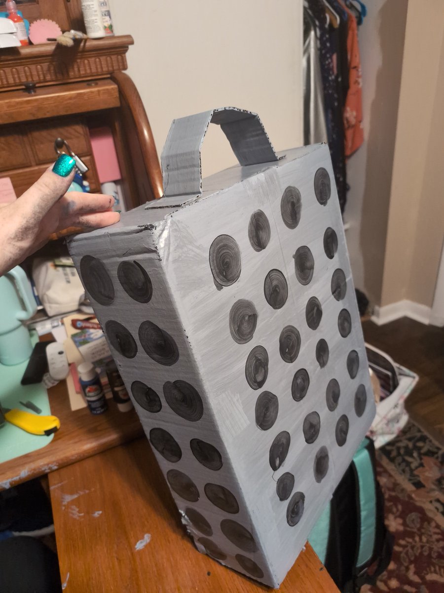 JAC_ATTACK_95's tweet photo. @dbodine3 And he has something resembling a grater now. Brought to you by @amazon boxes, @MichaelsStores paint, and a girl who will do anything to break out the crafts supplies https://t.co/8CLninjIVV