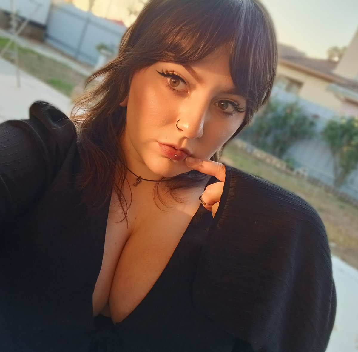 rogue_jade's tweet photo. It's my birthday be nice to me ✨️🎂 https://t.co/oAVrRwTUvf