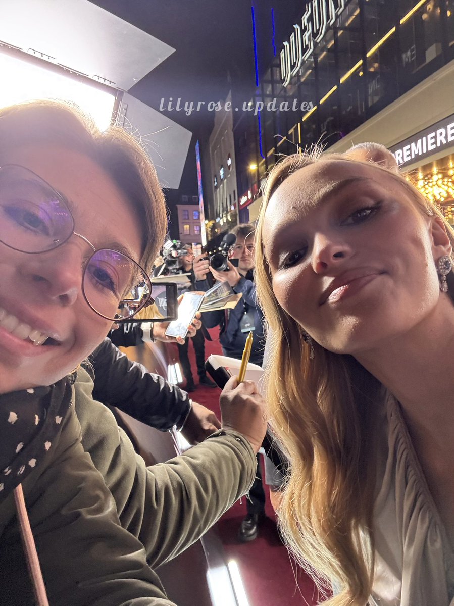 UpdatesLilyRose's tweet image. Here I am with Lily-Rose at the premiere of Nosferatu in London!! 🥹💓 More than 6 years later ~ after I first met her on October 2nd, 2018 in France ~ I was lucky to meet her again on December 4th, 2024!! 😭💞 I’m beyond happy and grateful! ❤️ I love her always and forever! 🫂❤️