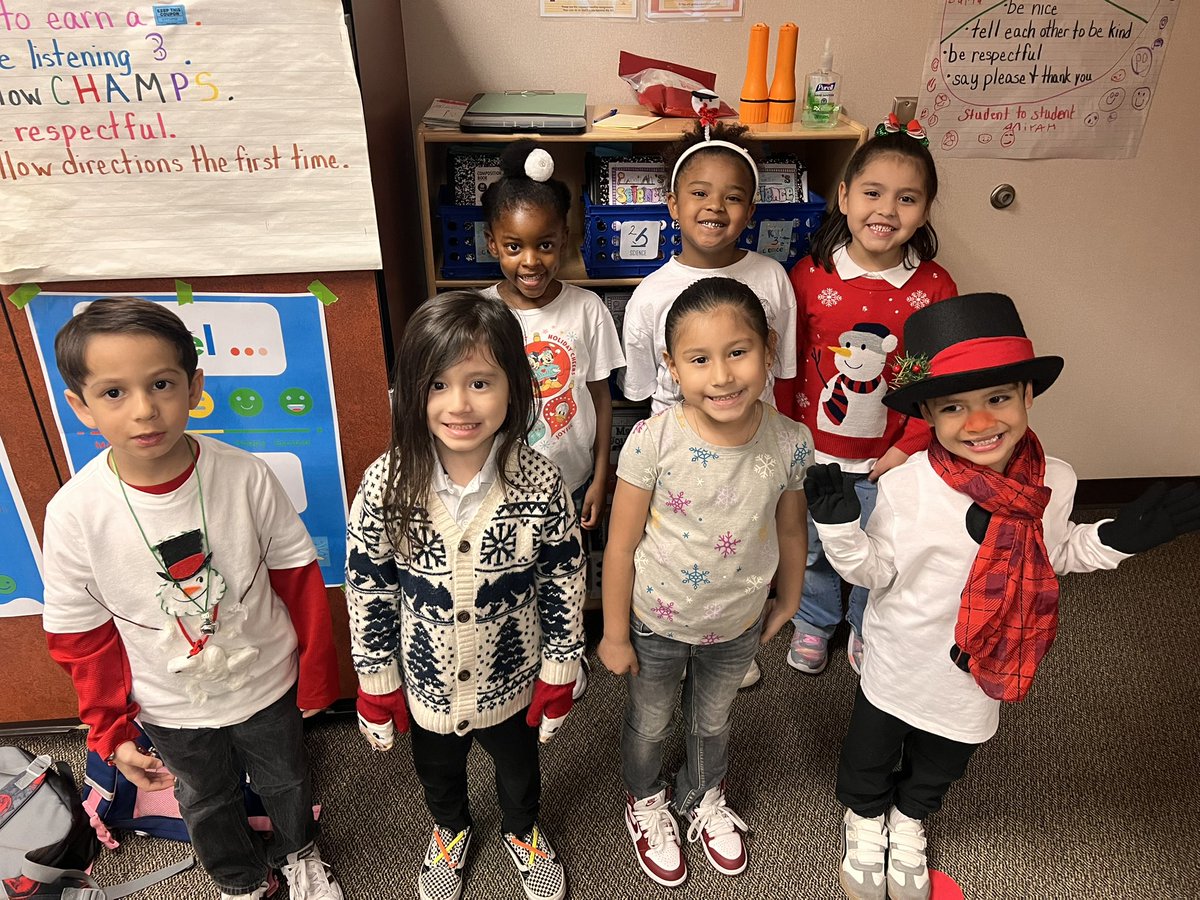12 Days of Christmas started today <a href="/PetroskyPirates/">Petrosky Elementary</a> Day 1: Dress like a snowman