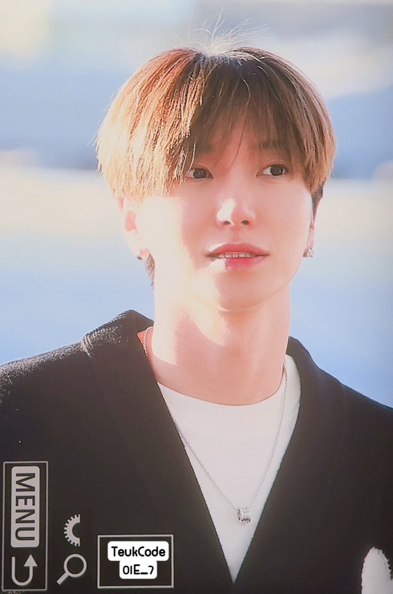 241206 이특 ✈️ Okinawa 😍
\겨울의 로맨틱 일본/ 출발
<a href="/special1004/">Lee Teuk</a> おはよう～
#이특 #leeteuk #superjunior #슈퍼주니어 #イトゥク #利特 #朴正洙 #japan
