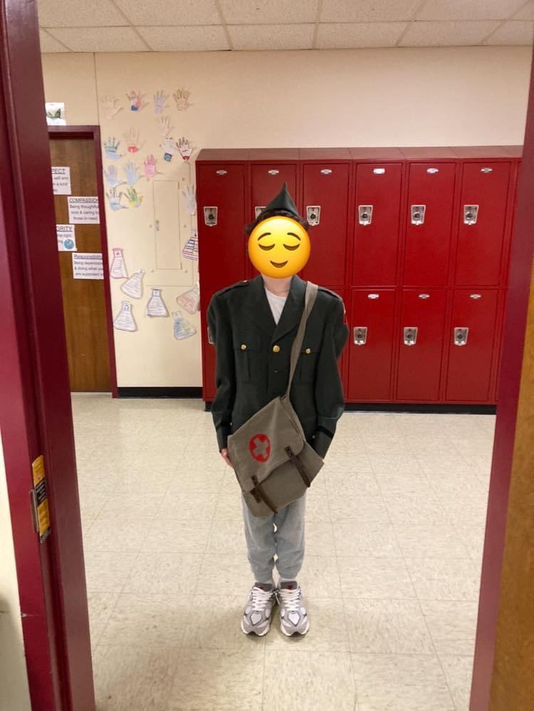 I worked w/ my SS colleague to have my students (currently in their #WWII historical fiction unit) write letters as people living through WWII, to folks in the American Revolution. Of course I had to get them the right outfit to deliver the mail in! #teaching #middleschool