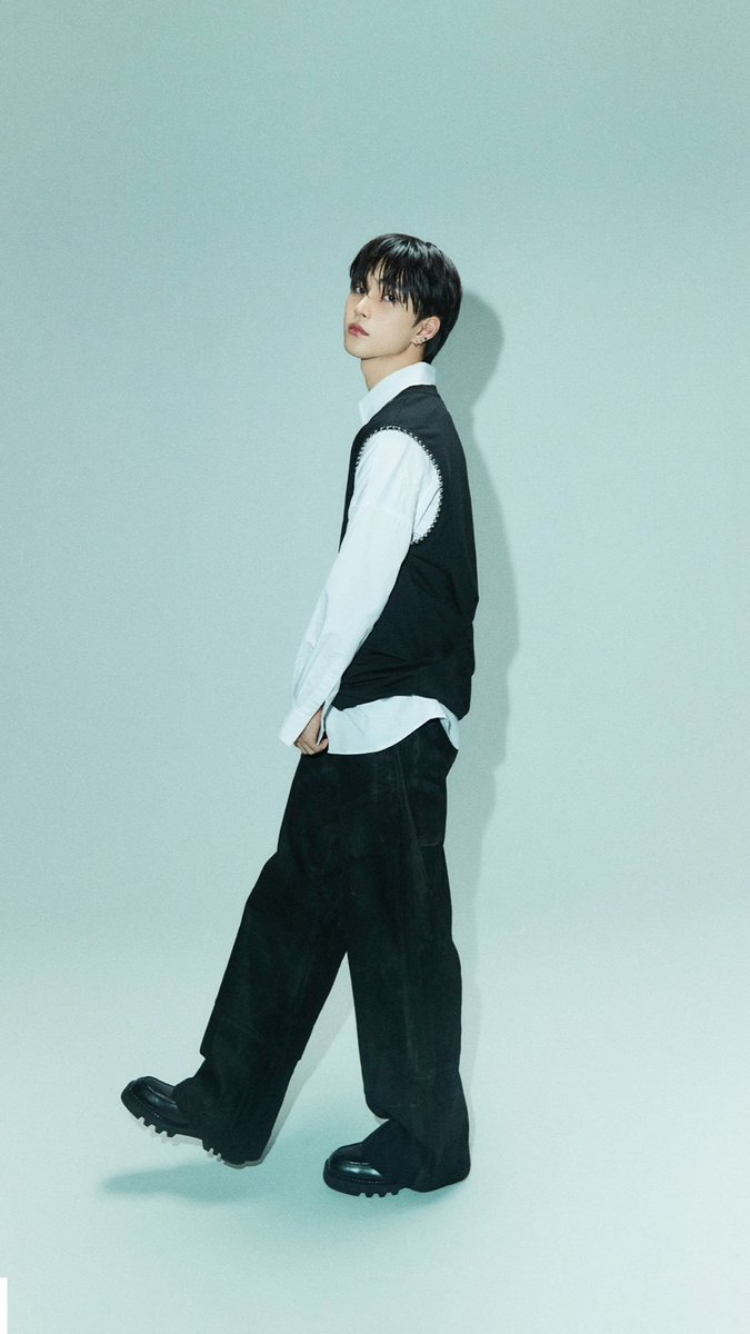 hshcat's tweet photo. 승한이가 예��에 본인은 댄디룩좋아한다, 운동화보단구두다, 얼어죽어도코트다~ 이럴때 너가어딜봐서댄디스타일인데!!하고 놀린적잇는데 요즘 승한이댄디취향왕창담은 사복 많이 볼수잇게돼서 넘조음 ㅋㅋ https://t.co/hegEccy3Q7