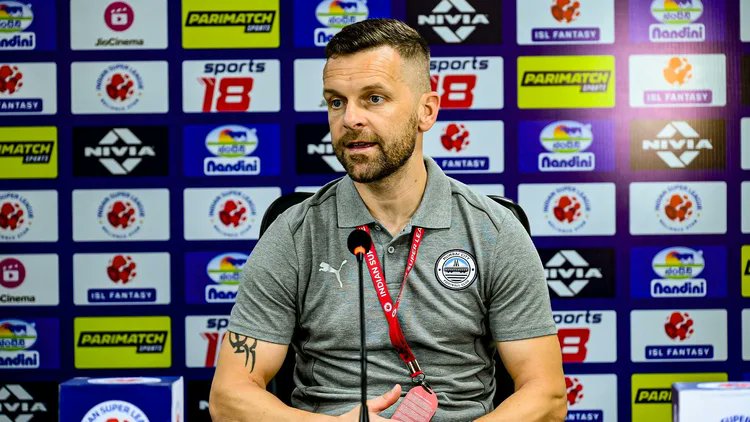 AllIndiaFtbl's tweet photo. He added furthermore ๐ฃ๏ธ:
"But of course, Iโm a bit disappointed we didnโt win , I think we deserved it more. Weโll keep working on improving"
#OFCMCFC #MumbaiCityFC #OdishaFC https://t.co/COpk6uaVNK