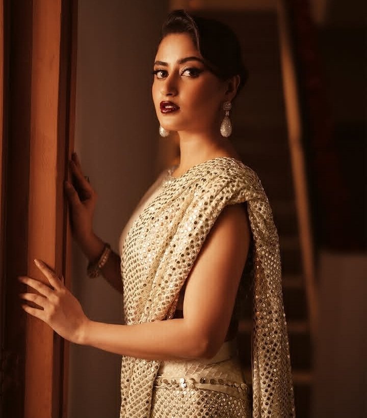 girlstanbest's tweet photo. #sajalaly: the most stunning woman to ever exist🧎🏻‍♀️ https://t.co/UuqjkUzosT