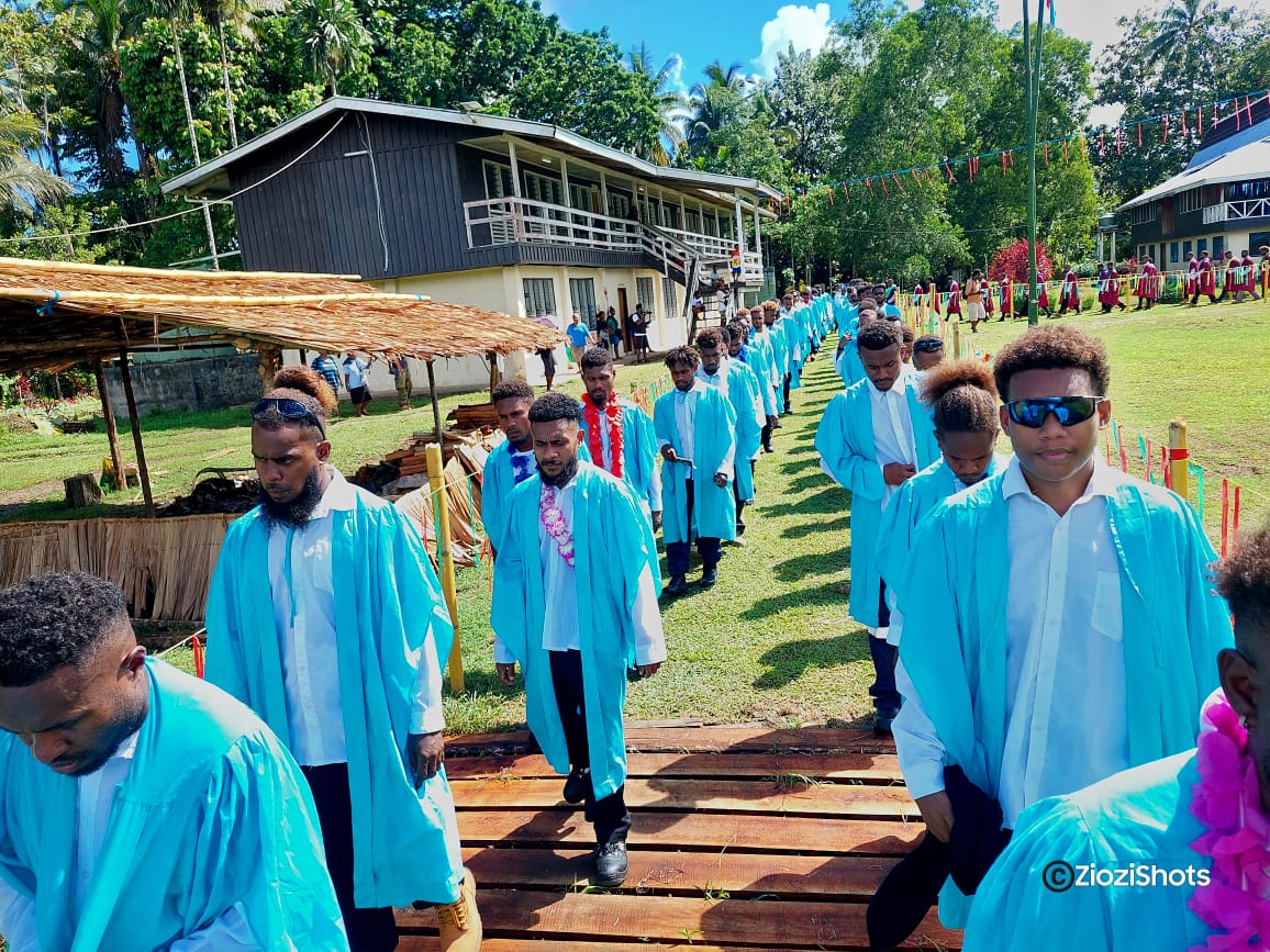 aptcpacific's tweet photo. 🎉👏 Congratulations &amp; well done to 130 graduates 🎓 of Malaita Provincial Technical Institute, our TVET partner in Auki, Malaita Province🇸🇧. Graduates include 👩‍🔧 16 inspiring women and 28 scholarship recipients of the @AusHCSols TVET Award🛠️. Best wishes for a brighter future! https://t.co/TdsqBfmIfb