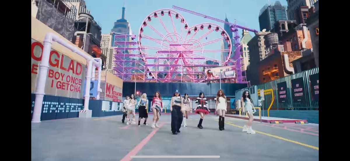 waddlemina's tweet photo. isn’t this LITERALLY part of twice square?? https://t.co/vFz4Ao6OYQ